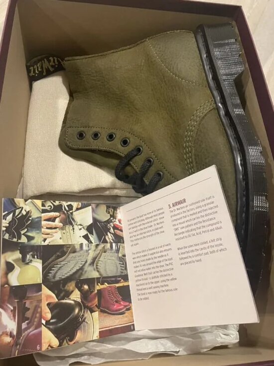 DR. Martens 1460 pascal Olive England main image 9